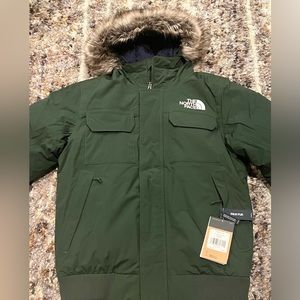 Men’s all weatherproof north face in Pine Green. Size medium brand new with tags